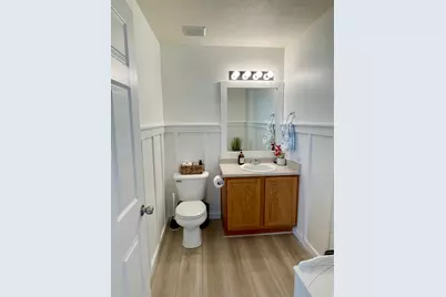 2126 E Lodge Pole Dr, Eagle Mountain, UT 84005 - Photo 18