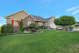 9157 N Canyon Heights Dr, Cedar Hills, UT 84062 - Photo 2
