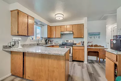 360 Belaire Cir, Grantsville, UT 84029 - Photo 4