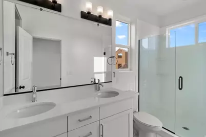 906 E 120 N #25, Tremonton, UT 84337 - Photo 8