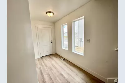 1937 S Freestone Blvd, Santaquin, UT 84655 - Photo 2