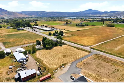 5690 E 1900 N, Eden, UT 84310 - Photo 16
