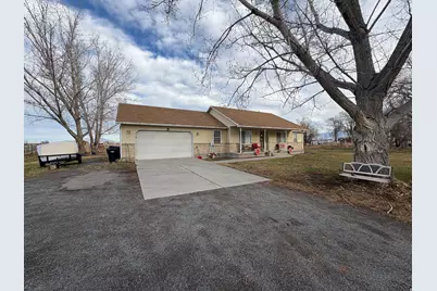 231 E North St, Grantsville, UT 84029 - Photo 1