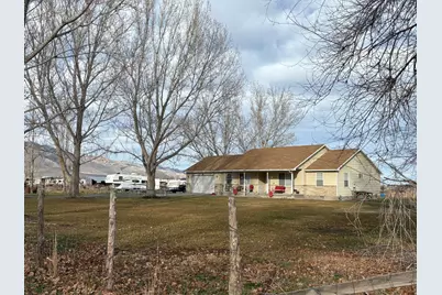 231 E North St, Grantsville, UT 84029 - Photo 1