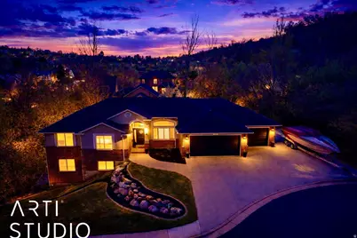1907 N Bridge Ct, Layton, UT 84040 - Photo 2