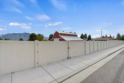 1600 W 11400 S, South Jordan, UT 84095 - Photo 16