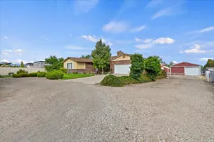 1600 W 11400 S, South Jordan, UT 84095 - Photo 14