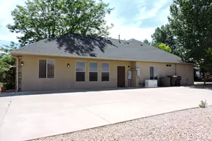 931 S Hillside Dr, Kanab, UT 84741 - Photo 4