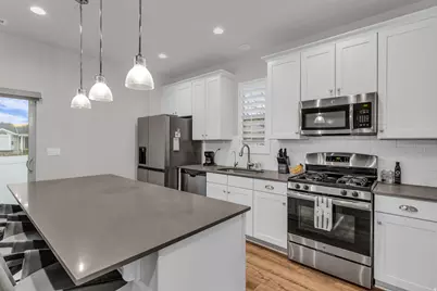 1517 E Primrose Ln, Layton, UT 84040 - Photo 8