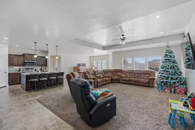 156 E Holly Way, Washington, UT 84780 - Photo 4
