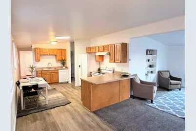 744 E 8425 S, Sandy, UT 84094 - Photo 2