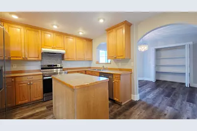 268 W Mountain Green Cir, Roosevelt, UT 84066 - Photo 6