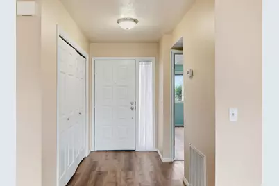 275 S Valley View Dr Dr #J102, Saint George, UT 84770 - Photo 2