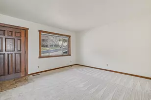 578 Lakeview Way E, Farmington, UT 84025 - Photo 4