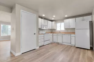 2333 E Cliff Swallow Dr, Sandy, UT 84093 - Photo 10