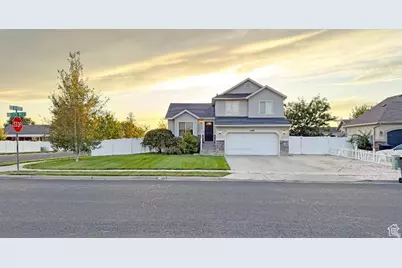 1449 N 2475 W, Clinton, UT 84015 - Photo 2