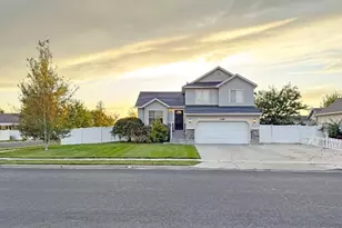 1449 N 2475 W, Clinton, UT 84015 - Photo 2