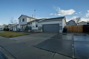 6211 W Pepper Pond Ln, West Valley, UT 84128 - Photo 2