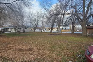 195 E Main St, Wellington, UT 84542 - Photo 28