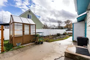 1320 Country Manor Dr, Logan, UT 84321 - Photo 18