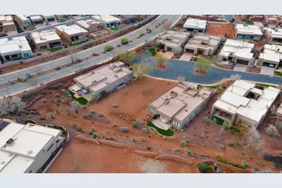 2085 N Tuweap Dr #16, Saint George, UT 84770 - Photo 10