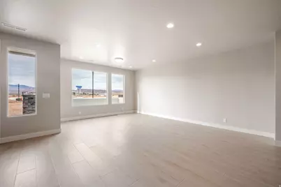 716 W Coast Line Pl #121, Saint George, UT 84790 - Photo 4