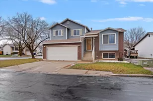 889 S Clover Cir, Ogden, UT 84404 - Photo 2