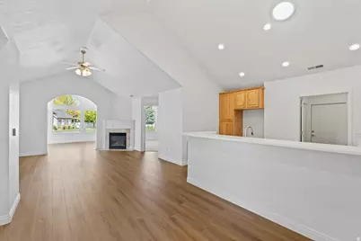 293 S 450 W #B, Springville, UT 84663 - Photo 10