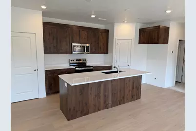 844 S 200 E #4-201, Spanish Fork, UT 84660 - Photo 2