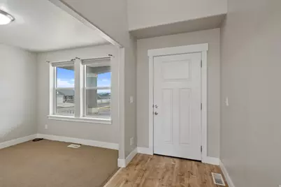 1156 W Zenith Cir, Saratoga Springs, UT 84045 - Photo 12