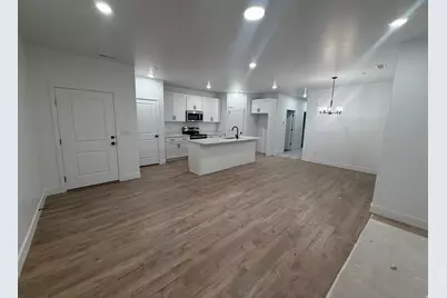 216 E 850 S #6-204, Spanish Fork, UT 84660 - Photo 2