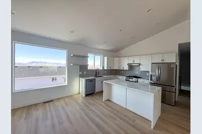 245 S 300 E, Richmond, UT 84333 - Photo 2