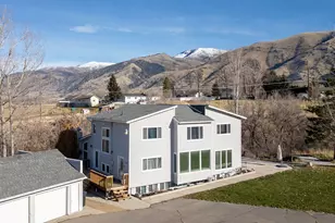 415 E Panoramic Dr N, Hyrum, UT 84319 - Photo 2