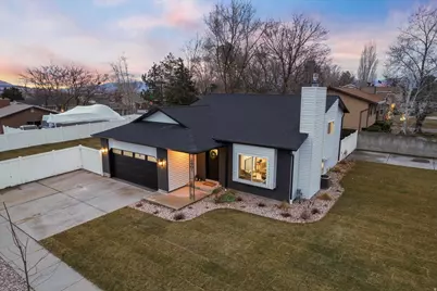 11446 S Sandy Creek Dr E, Sandy, UT 84094 - Photo 2