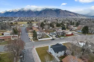 11446 S Sandy Creek Dr E, Sandy, UT 84094 - Photo 48