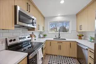 11446 S Sandy Creek Dr E, Sandy, UT 84094 - Photo 12