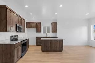 2271 E 400 N, Spanish Fork, UT 84660 - Photo 4