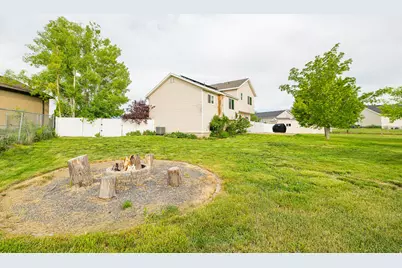 3951 W Baltimore Cir S, Syracuse, UT 84075 - Photo 38