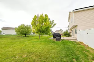 3951 W Baltimore Cir S, Syracuse, UT 84075 - Photo 32