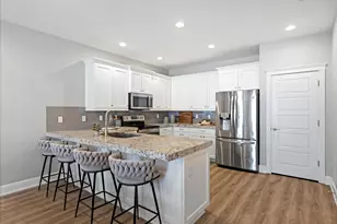 10462 S Harvest Walk Ln W, South Jordan, UT 84095 - Photo 2