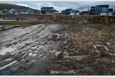 6056 N Timpanogos Ln #221, Mountain Green, UT 84050 - Photo 4