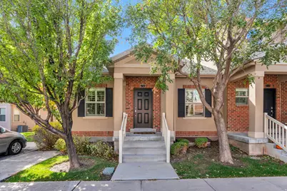 256 E Backhand Ln, Lehi, UT 84043 - Photo 2