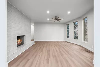 2702 E Oak Hills Dr, Layton, UT 84040 - Photo 4