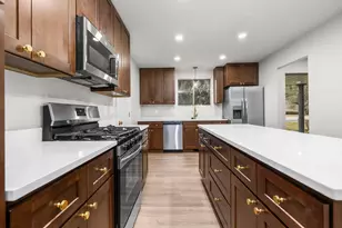 2702 E Oak Hills Dr, Layton, UT 84040 - Photo 8