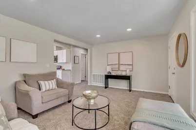 5289 S 2200 W, Roy, UT 84067 - Photo 8