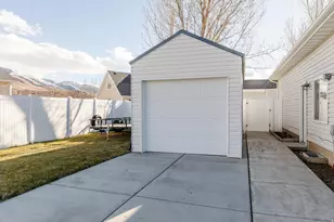1076 E Hyrum Blvd, Hyrum, UT 84319 - Photo 4