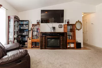 1076 E Hyrum Blvd, Hyrum, UT 84319 - Photo 12