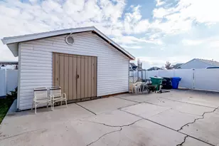 3646 W 8070 S, West Jordan, UT 84088 - Photo 30