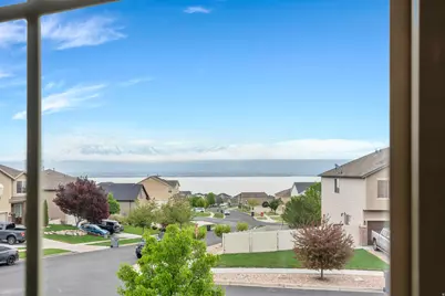 291 W Kestrel Dr, Saratoga Springs, UT 84045 - Photo 2