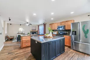 291 W Kestrel Dr, Saratoga Springs, UT 84045 - Photo 10